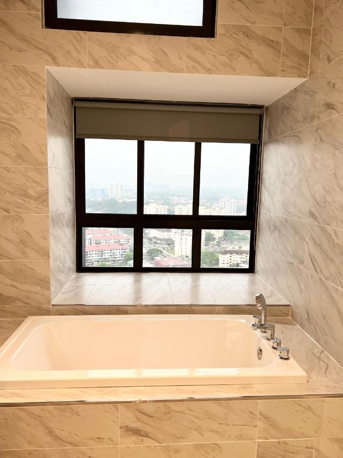 Imperio Residences Private Bathtub Or Jacuzzi By Nestcove Malacca Eksteriør bilde