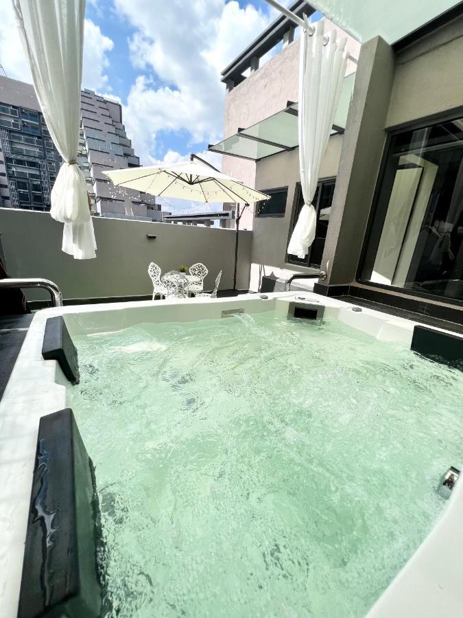 Imperio Residences Private Bathtub Or Jacuzzi By Nestcove Malacca Eksteriør bilde