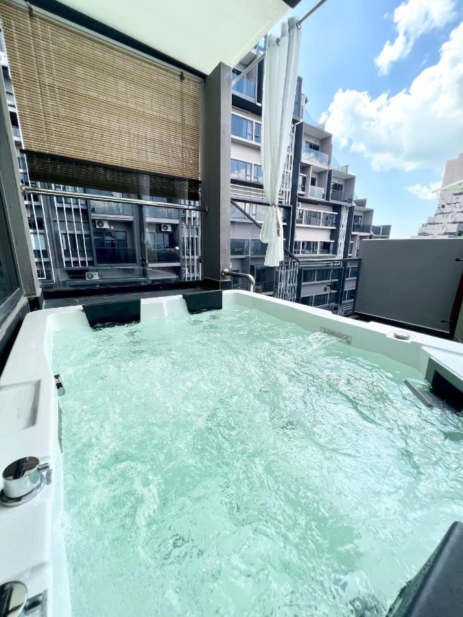 Imperio Residences Private Bathtub Or Jacuzzi By Nestcove Malacca Eksteriør bilde